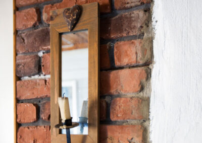 Details in the large cottage.