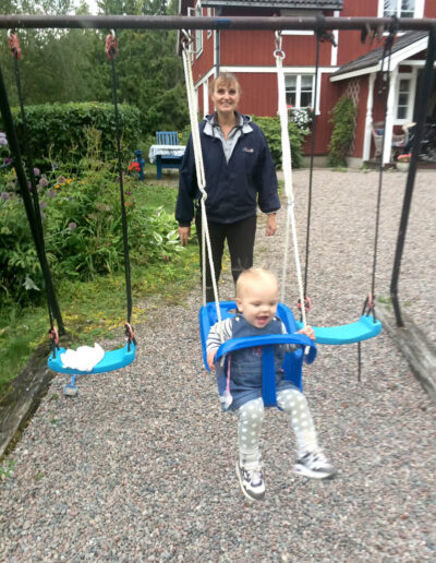 Child friendly garden with swings.